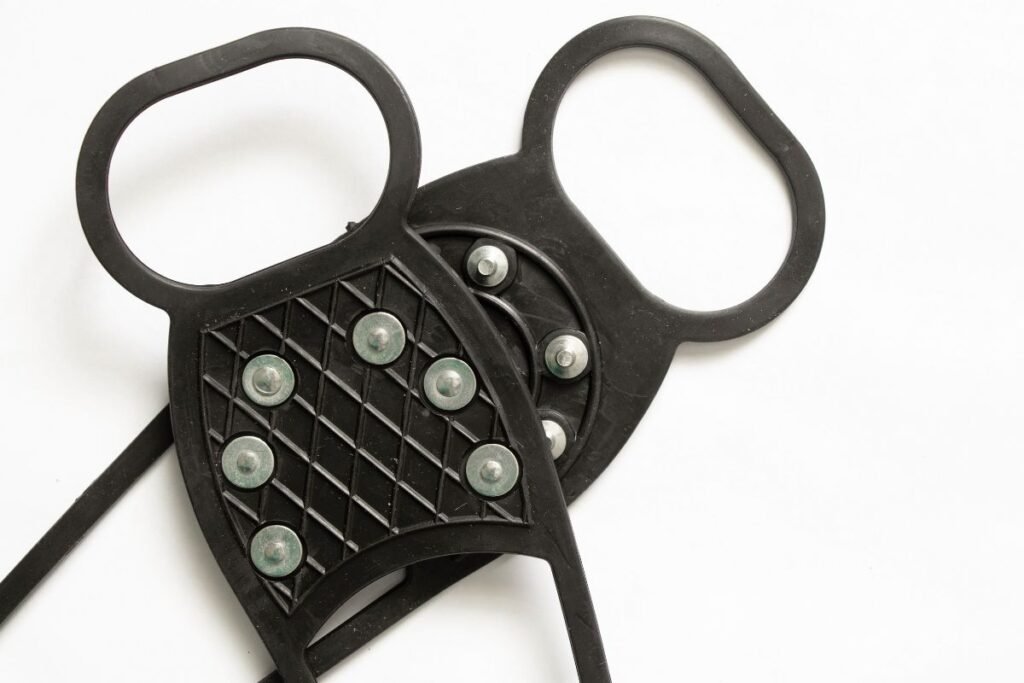 Batų apsauga nuo slydimo: kada jos gali prireikti ir kaip išsirinkti sau tinkamą?