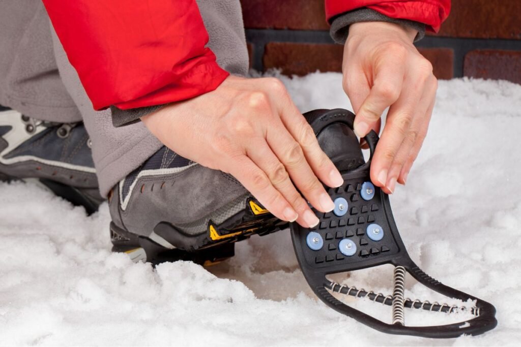 Batų apsauga nuo slydimo: kada jos gali prireikti ir kaip išsirinkti sau tinkamą?