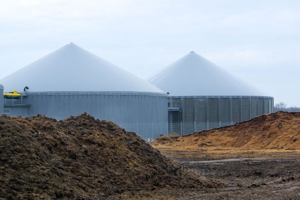 Biodujos ūkyje: kuo naudinga gali būti biojėgainė?